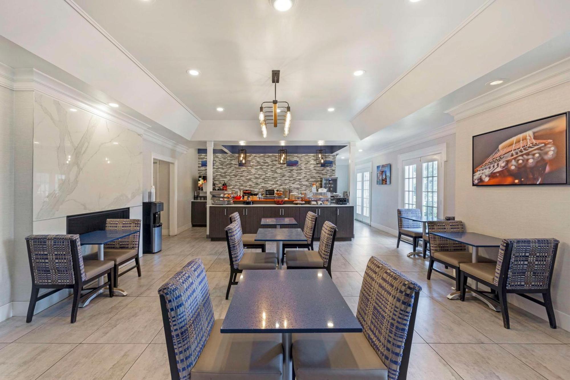 Best Western Brentwood Exterior foto